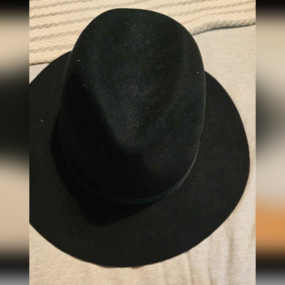 Auxiliary hat nwt - Picture 2 of 3